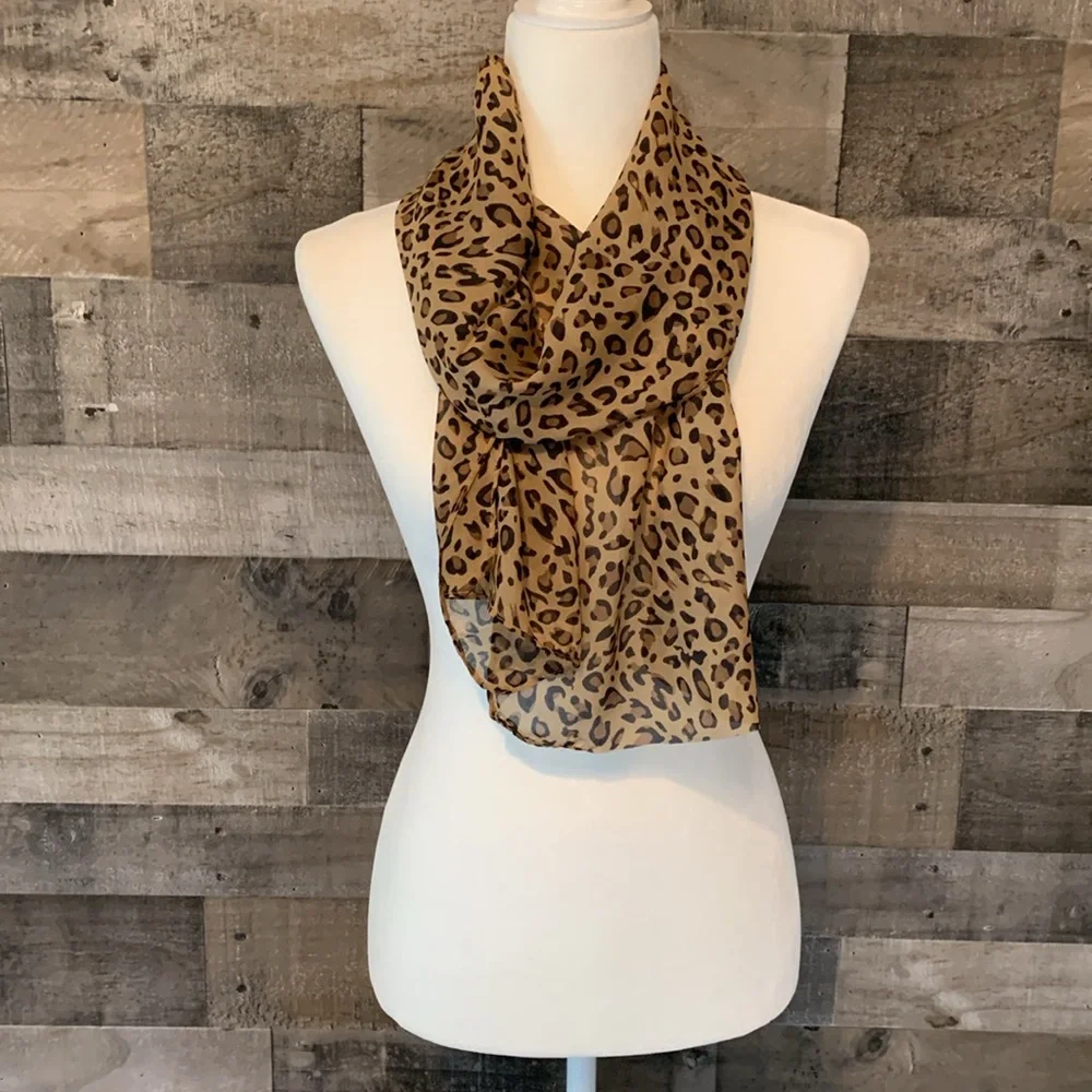 Jess Collection Leopard Print Scarf - Picture 15 of 16